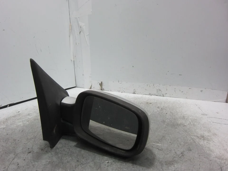 Foto de RETROVISOR DERECHO RENAULT CLIO III 1.2 16V (75 CV / 55 KW) referencia 7701062100