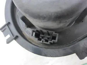Foto de MOTOR CALEFACCION VOLKSWAGEN POLO III BERLINA (6N2) 1.4 16V (75 CV / 55 KW) referencia 1J1819021A foto 3