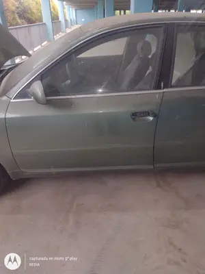Foto de PUERTA DELANTERA IZQUIERDA AUDI A6 BERLINA (4B2) 2.5 V6 24V TDI (150 CV / 110 KW) referencia 4B0831051D