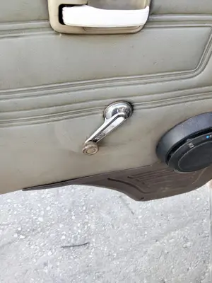 Foto de ELEVALUNAS DELANTERO IZQUIERDO NISSAN VANETTE (C220) 2.0 Diesel (67 CV / 49 KW)