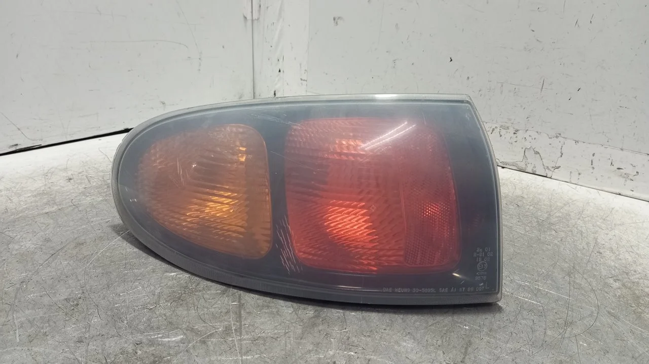 Foto de PILOTO TRASERO IZQUIERDO DAEWOO LANOS referencia 305895L