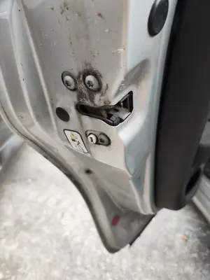 Foto de CERRADURA PUERTA TRASERA IZQUIERDA ALFA ROMEO 159 (140) 1.9 JTD (M) 16V CAT (150 CV / 110 KW)