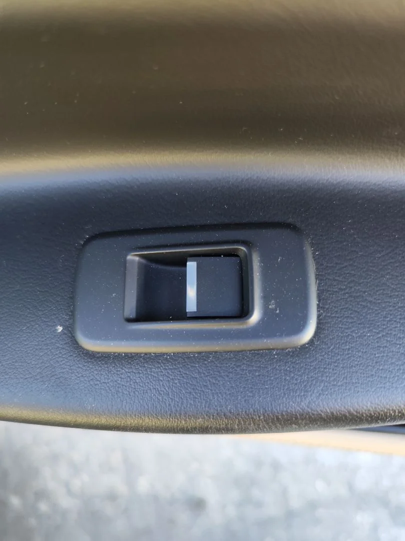 Foto de MANDO ELEVALUNAS DELANTERO DERECHO JAGUAR XE 2.0 Turbo CAT (200 CV / 147 KW)