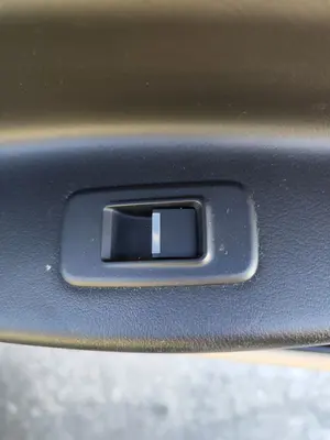 Foto de MANDO ELEVALUNAS DELANTERO DERECHO JAGUAR XE 2.0  Turbo CAT (200 CV / 147 KW)