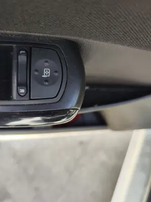 Foto de MANDO RETROVISOR OPEL CORSA D 1.3 16V CDTI (75 CV / 55 KW)