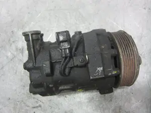 Foto de COMPRESOR AIRE ACONDICIONADO FIAT II DOBLÒ (263) CARGO 1.3 16V JTD CAT (90 CV / 66 KW) referencia 51893889 foto 2