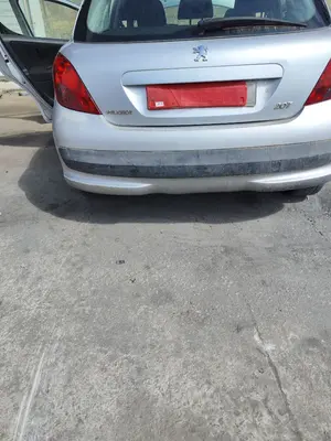 Foto de PARAGOLPES TRASERO PEUGEOT 207 1.6 16V HDi (90 CV / 66 KW)