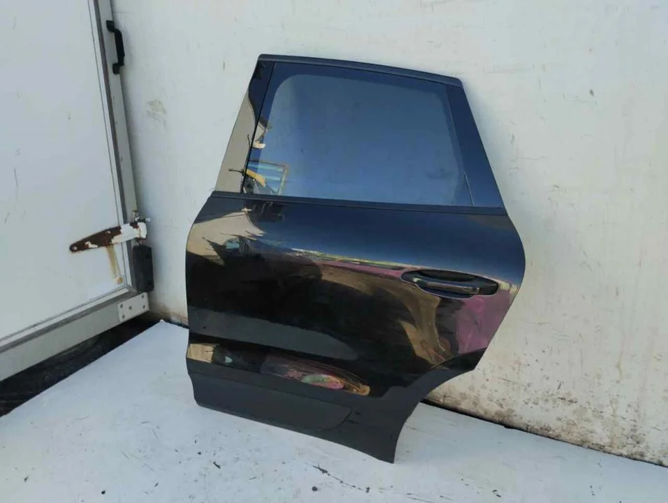 Foto de PUERTA TRASERA IZQUIERDA PORSCHE MACAN (95BA) referencia 95B833311A