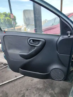 Foto de GUARNECIDO PUERTA DELANTERA IZQUIERDA OPEL CORSA C 1.2 16V CAT (Z 12 XE / LW4) (75 CV / 55 KW) referencia 13105856