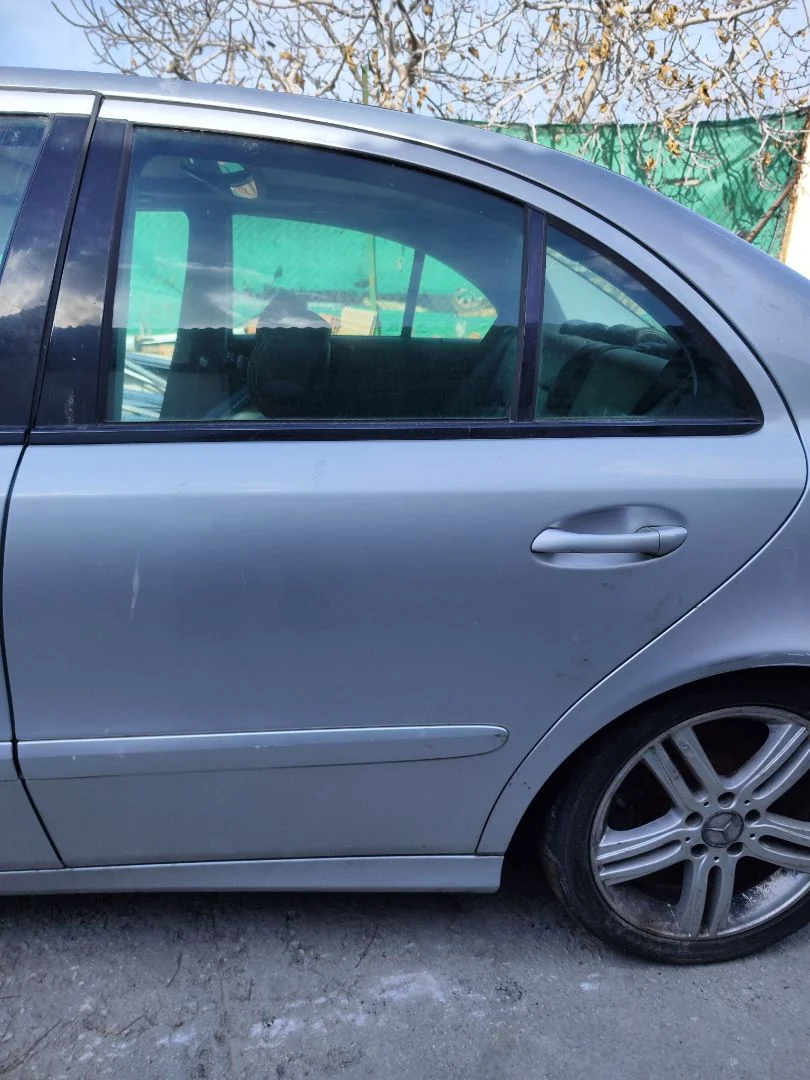 Foto de PUERTA TRASERA IZQUIERDA MERCEDES-BENZ CLASE E (BM 211) BERLINA 3.0 CDI CAT (190 CV / 140 KW)