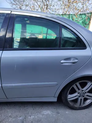 Foto de PUERTA TRASERA IZQUIERDA MERCEDES-BENZ CLASE E (BM 211) BERLINA 3.0 CDI CAT (190 CV / 140 KW)