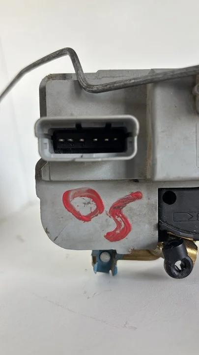 Foto de CERRADURA PUERTA DELANTERA DERECHA PEUGEOT PARTNER (S1)(07.1996)