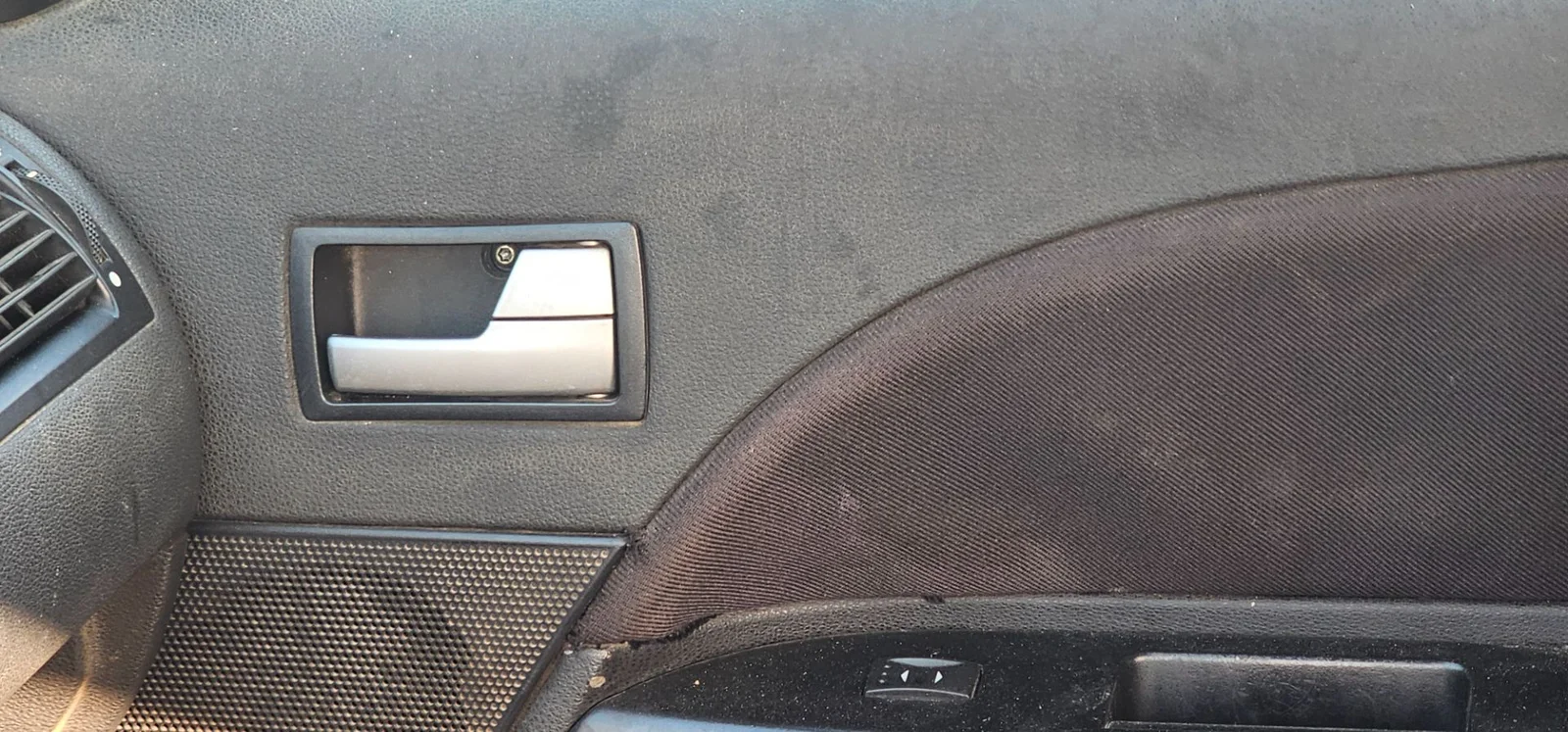 Foto de MANETA INTERIOR DELANTERA DERECHA FORD MONDEO BERLINA (GE) 2.0 16V DI TD CAT (116 CV / 85 KW) referencia 1143344