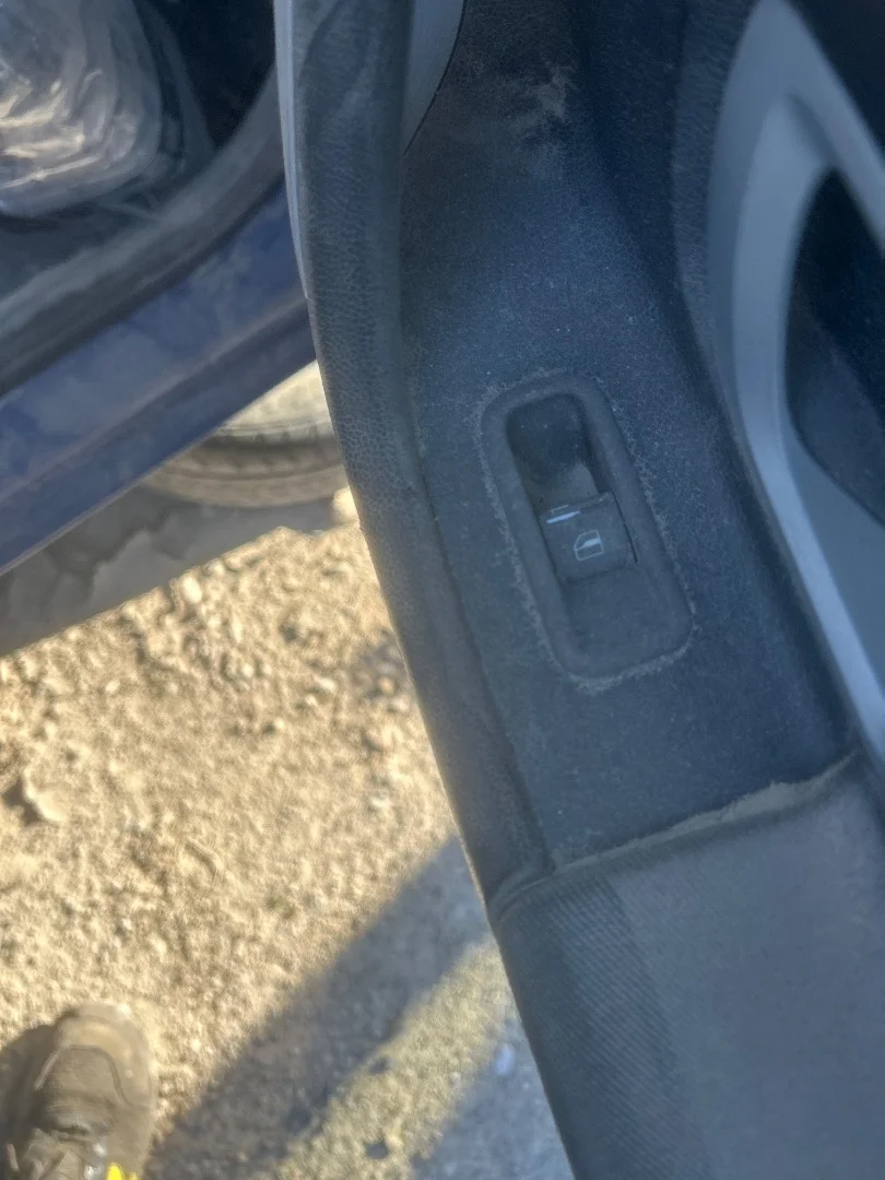 Foto de MANDO ELEVALUNAS TRASERO IZQUIERDO SKODA FABIA COMBI (5J5) 1.4 TDI (80 CV / 59 KW)