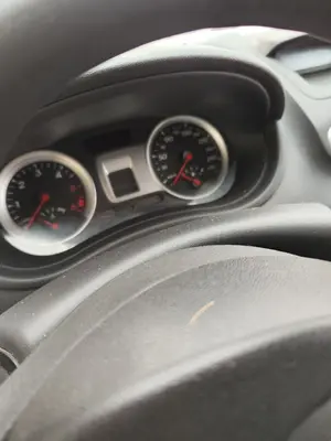 Foto de CUADRO INSTRUMENTOS RENAULT CLIO III 1.5 dCi Diesel FAP (75 CV / 55 KW)