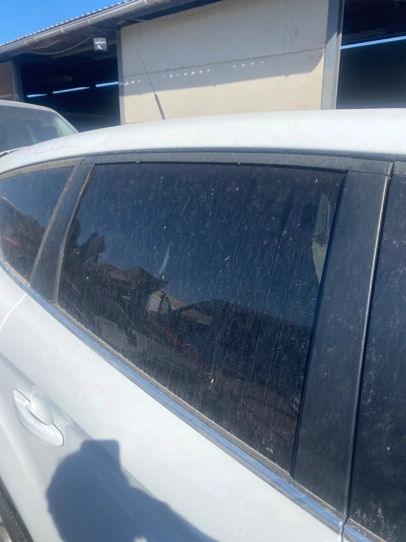 Foto de LUNA TRASERA DERECHA FORD KUGA (CBV) 2.0 TDCi CAT (136 CV / 100 KW)