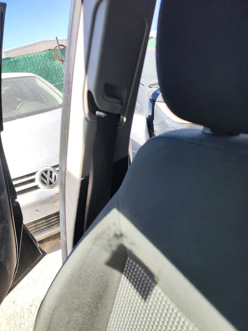 Foto de CINTURON SEGURIDAD DELANTERO DERECHO OPEL CORSA D 1.2 16V CAT (Z 12 XEP / LB4) (80 CV / 59 KW)