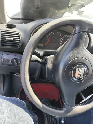 Foto de VOLANTE SEAT LEON (1M1) 1.9 TDI (90 CV / 66 KW) foto 3