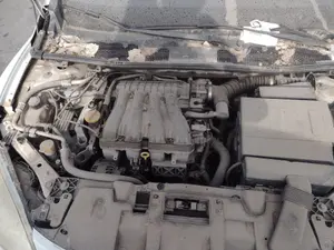 Foto de PANEL FRONTAL RENAULT MEGANE III BERLINA 5P 2.0 16V (140 CV / 103 KW)