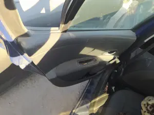 Foto de MANETA INTERIOR TRASERA IZQUIERDA RENAULT CLIO III 1.2 16V (75 CV / 55 KW) referencia 8200310579