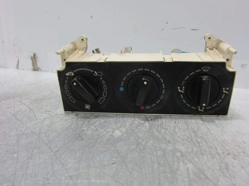 Foto de MANDO CALEFACCION / AIRE ACONDICIONADO PEUGEOT 306 3/5 PT. / 4 PT. (S2) referencia 848687D