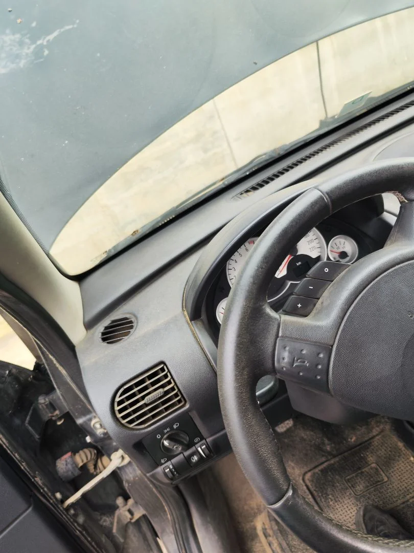 Foto de SALPICADERO OPEL CORSA C 1.2 16V CAT (Z 12 XEP / LB4) (80 CV / 59 KW)