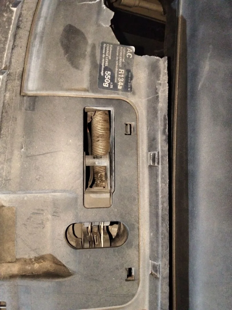 Foto de CERRADURA CAPO VOLKSWAGEN POLO IV (9N1)