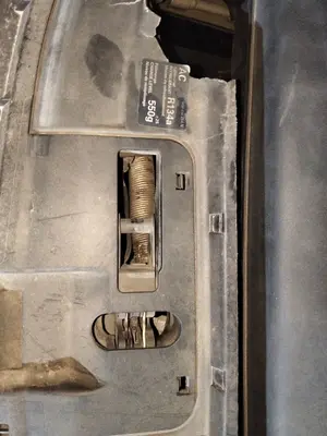 Foto de CERRADURA CAPO VOLKSWAGEN POLO IV (9N1)