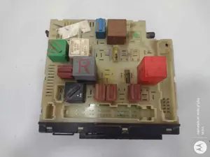 Foto de CAJA RELES / FUSIBLES FORD ESCORT BERLINA 1.8 Diesel (60 CV / 44 KW) referencia PA610GF20GB foto 7