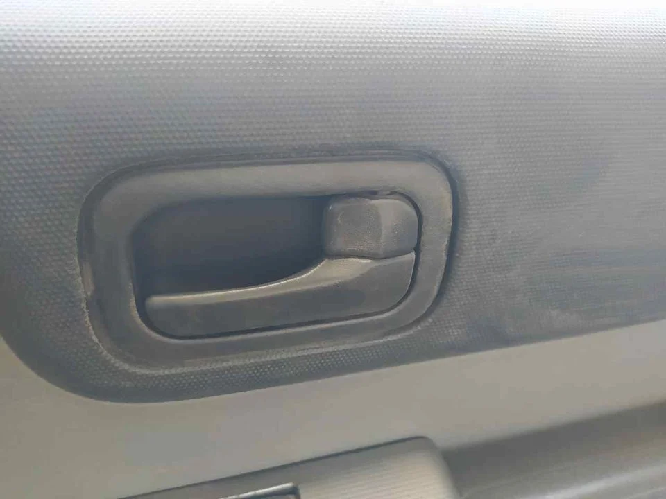 Foto de MANETA INTERIOR TRASERA DERECHA NISSAN X-TRAIL (T30) 2.2 16V Turbodiesel CAT (114 CV / 84 KW) referencia 806708H602
