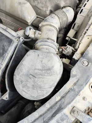 Foto de CAJA FILTRO AIRE LAND ROVER RANGE ROVER (LM) 4.4 V8 CAT (306 CV / 225 KW)