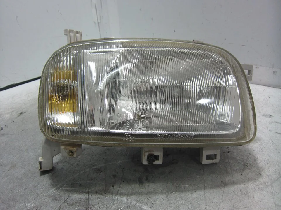 Foto de FARO DERECHO NISSAN MICRA (K11) 1.0 16V CAT (54 CV / 40 KW) referencia B60101F511