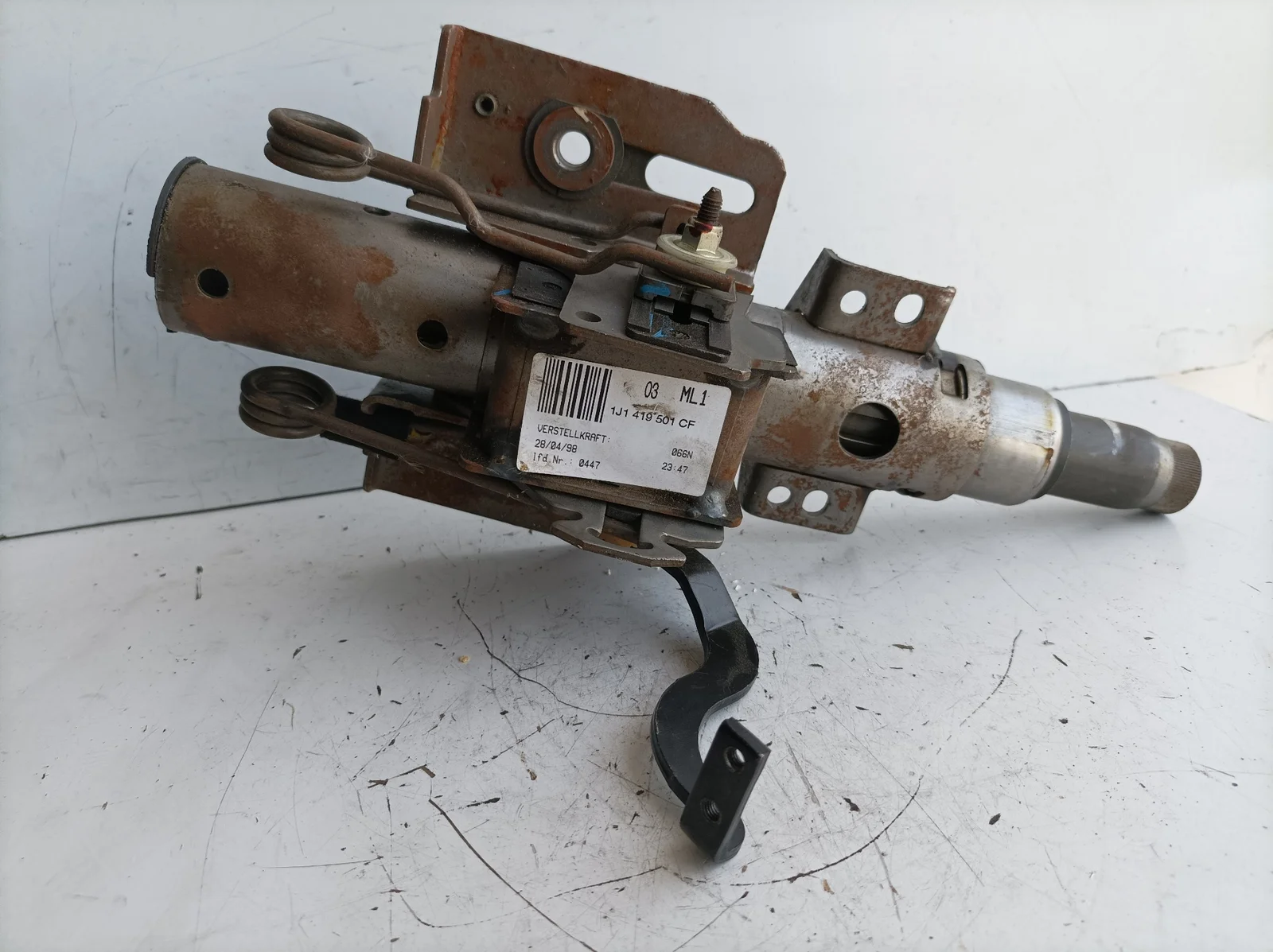 Foto de COLUMNA DIRECCION VOLKSWAGEN NEW BEETLE BERLINA (9C1/1C1) 1.6 (101 CV / 74 KW) referencia 1J1419501CF