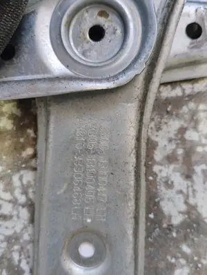 Foto de ELEVALUNAS DELANTERO IZQUIERDO OPEL ASTRA G BERLINA 1.6 16V (101 CV / 74 KW) referencia 93306468LH foto 1