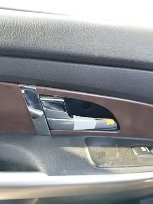 Foto de MANETA INTERIOR DELANTERA IZQUIERDA SSANGYONG REXTON 2.7 Turbodiesel CAT (160 CV / 118 KW)