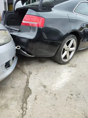 Foto de PARAGOLPES TRASERO AUDI A5 COUPE (8T) 2.0 16V TDI (170 CV / 125 KW) foto 3