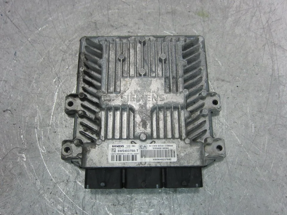 Foto de CENTRALITA MOTOR UCE PEUGEOT 407 COUPÉ referencia 9658198080
