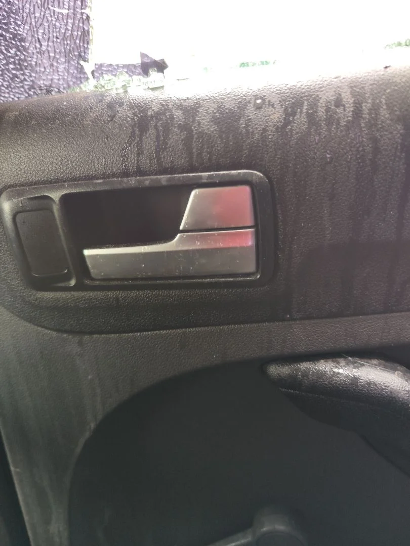 Foto de MANETA INTERIOR TRASERA DERECHA FORD FOCUS BERLINA (CAP) 1.6 TDCi CAT (90 CV / 66 KW)