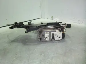 Foto de CERRADURA PUERTA DELANTERA DERECHA FORD FIESTA (CNN) 1.25 16V CAT (82 CV / 60 KW) referencia 8A61A21978A foto 2