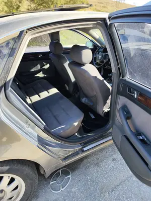 Foto de GOMAS CONTORNO PUERTA AUDI A6 BERLINA (4B2) 2.4 V6 30V (165 CV / 121 KW)