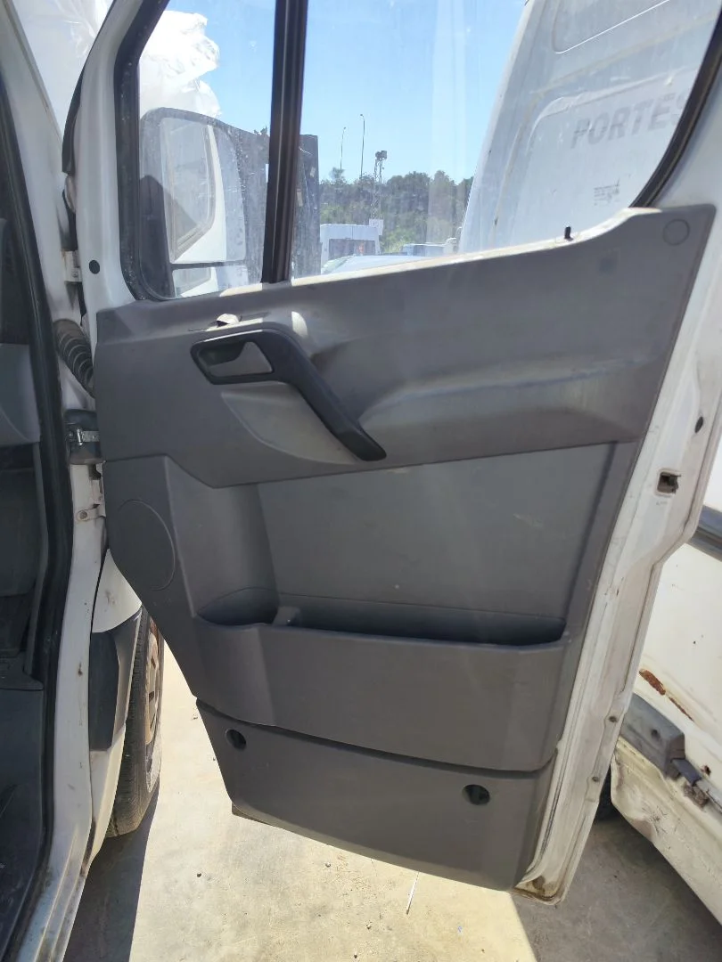Foto de GUARNECIDO PUERTA DELANTERA DERECHA MERCEDES-BENZ SPRINTER II FURGÓN 2.1 CDI CAT (88 CV / 65 KW) referencia A9067270171 7J69
