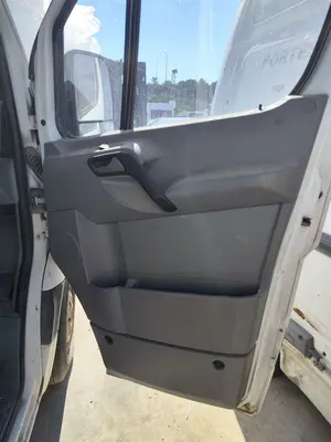 Foto de GUARNECIDO PUERTA DELANTERA DERECHA MERCEDES-BENZ SPRINTER II FURGÓN 2.1 CDI CAT (88 CV / 65 KW) referencia A9067270171 7J69