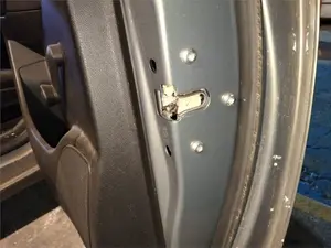 Foto de CERRADURA PUERTA TRASERA IZQUIERDA OPEL MERIVA B