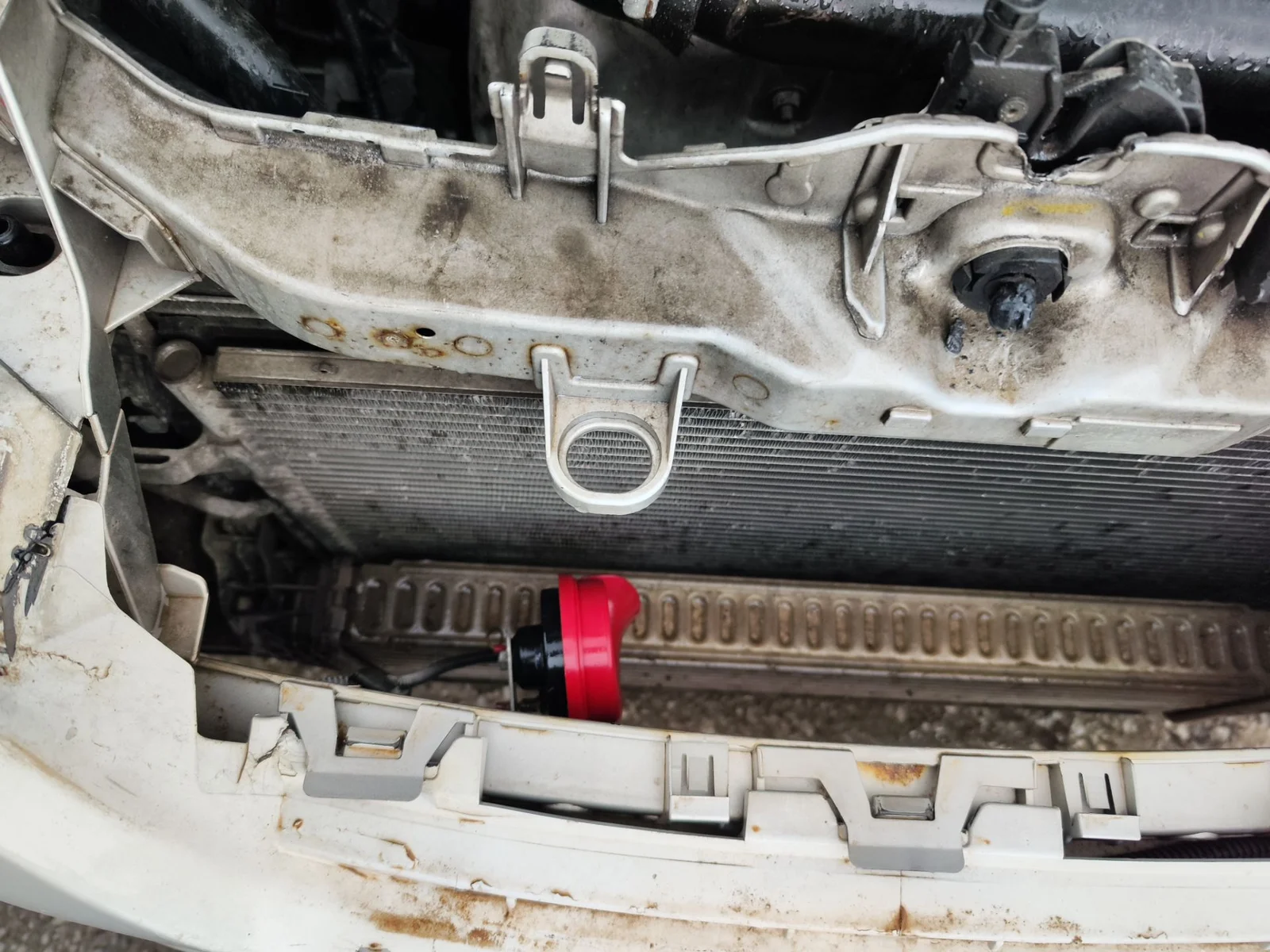 Foto de RADIADOR AGUA FORD FOCUS BERLINA (CAP) 1.6 TDCi CAT (90 CV / 66 KW)