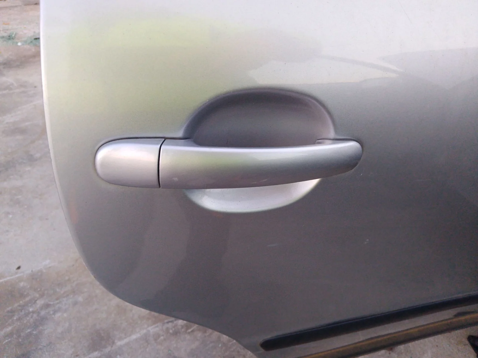 Foto de MANETA EXTERIOR TRASERA IZQUIERDA VOLKSWAGEN PASSAT BERLINA (3B3) 1.9 TDI (131 CV / 96 KW)