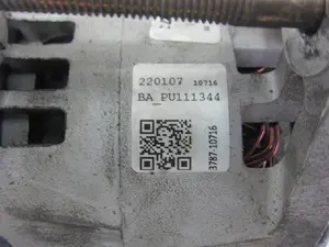 Foto de ALTERNADOR FORD FOCUS FAMILIAR (CAK) 1.8 TDDI Turbodiesel CAT (90 CV / 66 KW) referencia 22010710716 foto 8