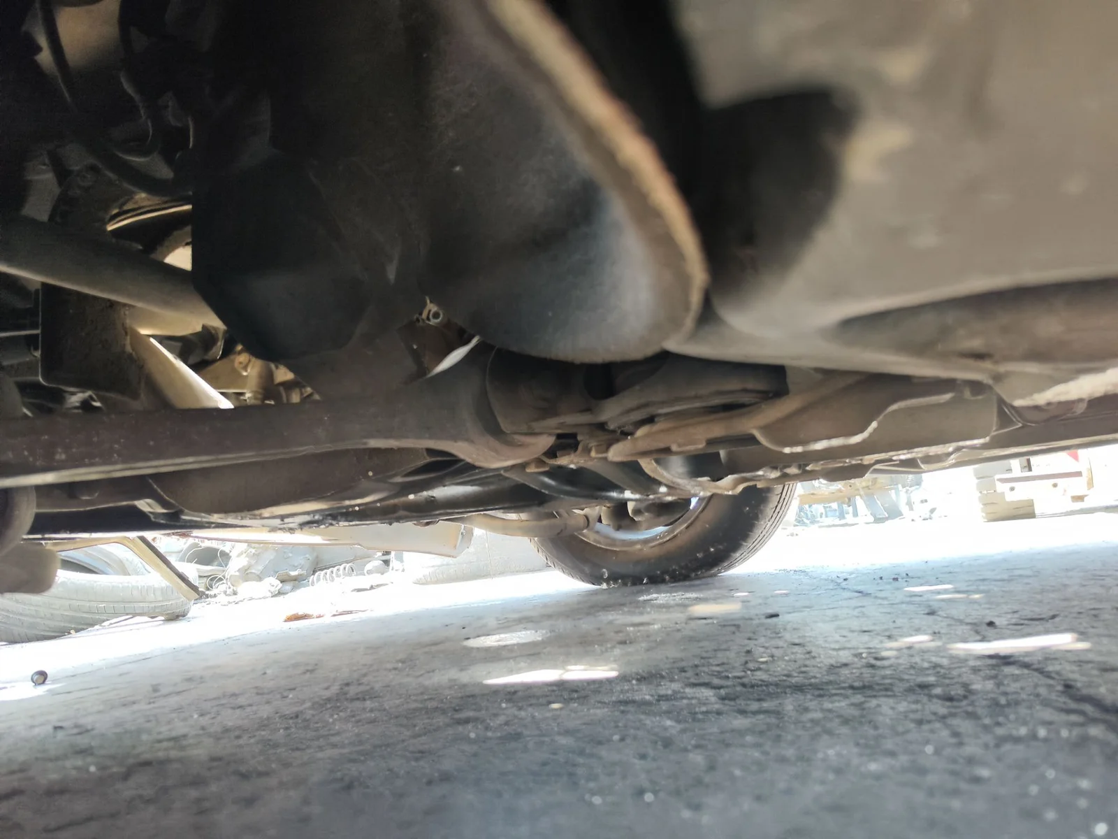 Foto de PUENTE DELANTERO AUDI A6 AVANT (4F5) 2.0 16V TFSI (170 CV / 125 KW) referencia 4F0399313AD