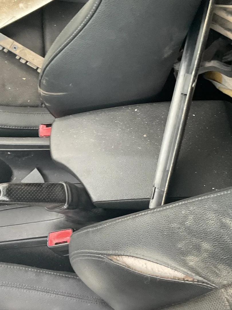 Foto de APOYABRAZOS CENTRAL BMW SERIE 1 BERLINA (E81/E87) 2.0 Turbodiesel CAT (143 CV / 105 KW)