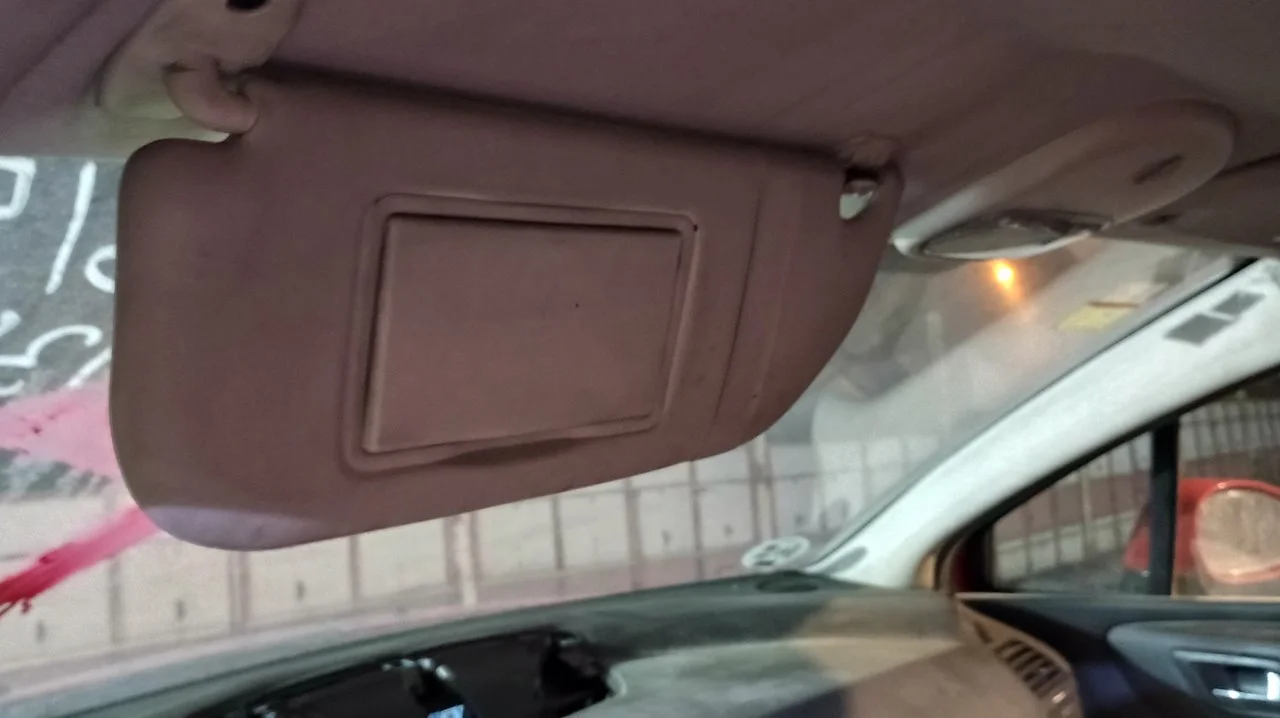 Foto de PARASOL IZQUIERDO CITROEN C4 COUPE 1.6 HDi CAT (9HY / DV6TED4) (109 CV / 80 KW) referencia 8143JF