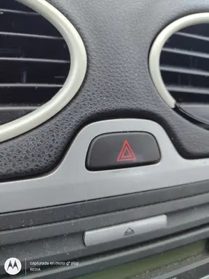 Foto de WARNING FORD FOCUS SPORTBREAK (CAP) 1.6 16V CAT (101 CV / 74 KW)